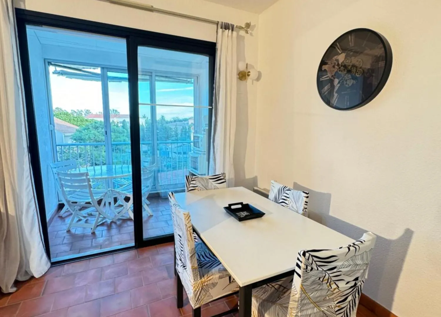 Appartement Studio Dans Residence, Piscine Lagon, Tennis Et Aire De Jeux Fréjus France